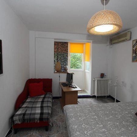 Piata Resita Host Apartment บูคาเรสต์ ภายนอก รูปภาพ